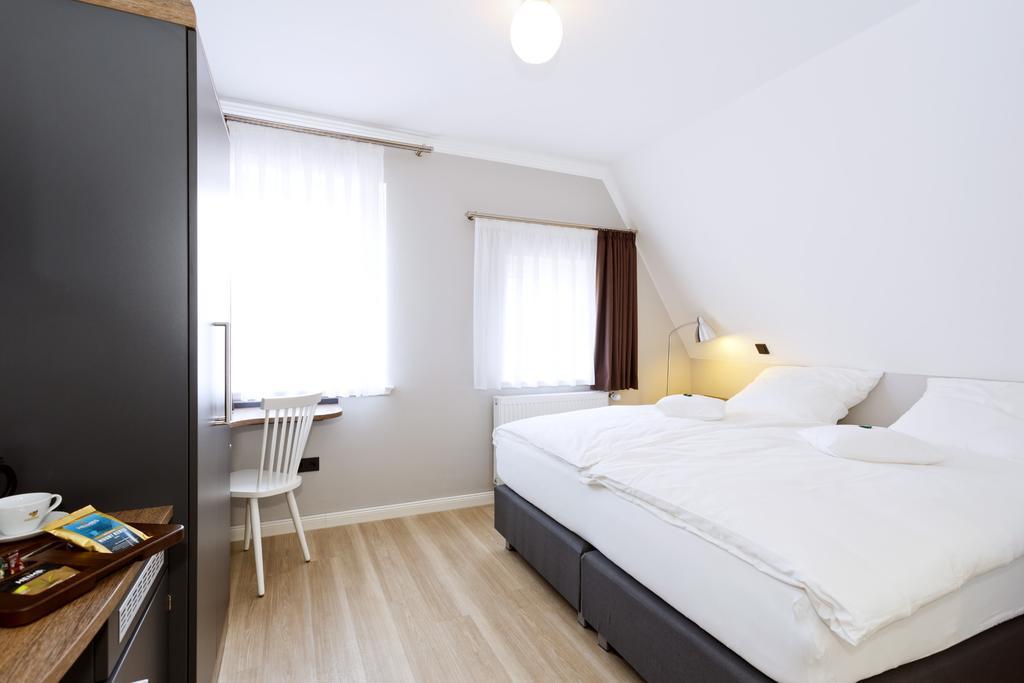 Logierhaus Rheintoreins Rees Ruang foto